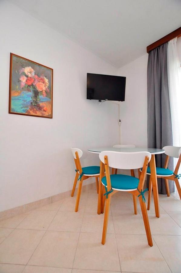 Apartmani More Drvenik  Extérieur photo
